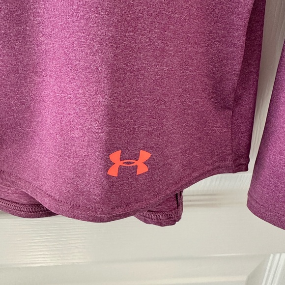 ๐๐Host Pick ๐๐ Under Armour ladies all season hooded shirt ๐ - Picture 5 of 7